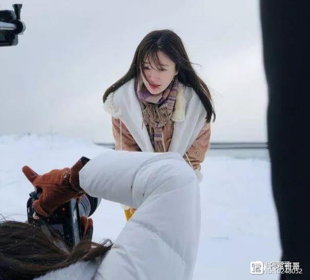 雪地拍照的女星谁最美？王祖贤第八，古力娜扎第二，第一是谁？